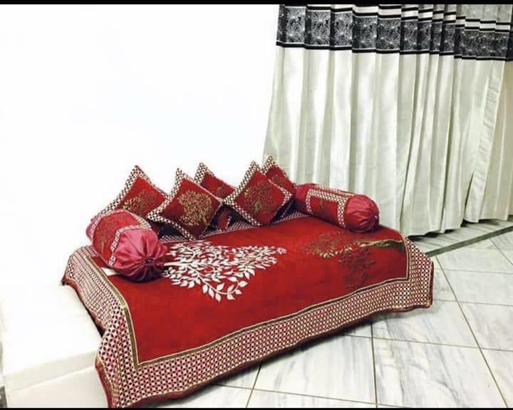 Comfortable Velvet Embossed Diwan Set- 1 Single Bedsheet, 5 Cushion Covers And 2 Bolster Covers